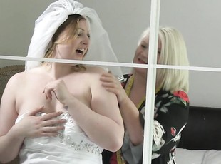 Les gran and brit bride in threesome